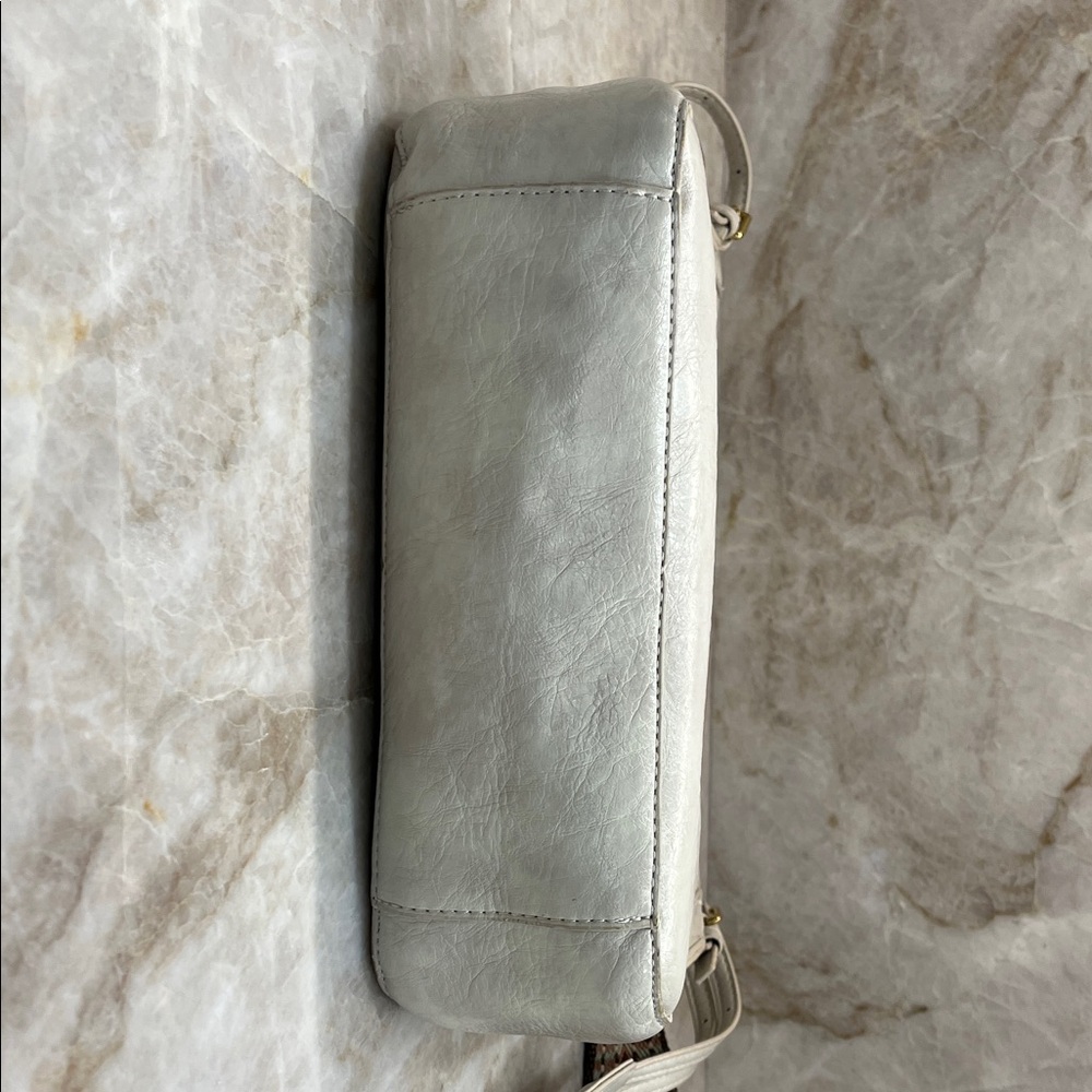 Women’s Cream Leather Crossbody Bag with Guitar Strap - Picture 6 of 12